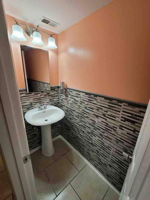 Elegant 2-Bedroom Pet-Friendly Villa W 2 Parking Spaces Гілтон-Гед-Айленд Екстер'єр фото
