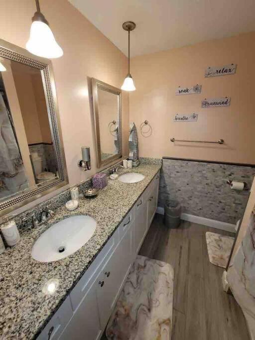 Elegant 2-Bedroom Pet-Friendly Villa W 2 Parking Spaces Гілтон-Гед-Айленд Екстер'єр фото