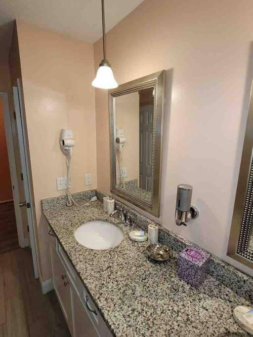 Elegant 2-Bedroom Pet-Friendly Villa W 2 Parking Spaces Гілтон-Гед-Айленд Екстер'єр фото