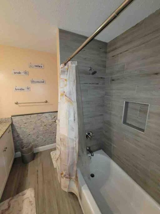 Elegant 2-Bedroom Pet-Friendly Villa W 2 Parking Spaces Гілтон-Гед-Айленд Екстер'єр фото