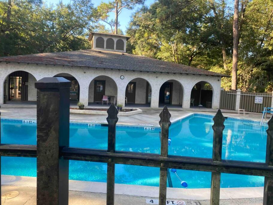 Elegant 2-Bedroom Pet-Friendly Villa W 2 Parking Spaces Гілтон-Гед-Айленд Екстер'єр фото